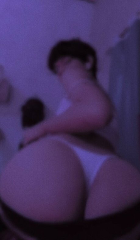 Lana Santhos adult model pictures