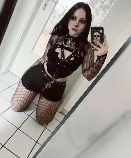 NevernaNoir model exclusive image