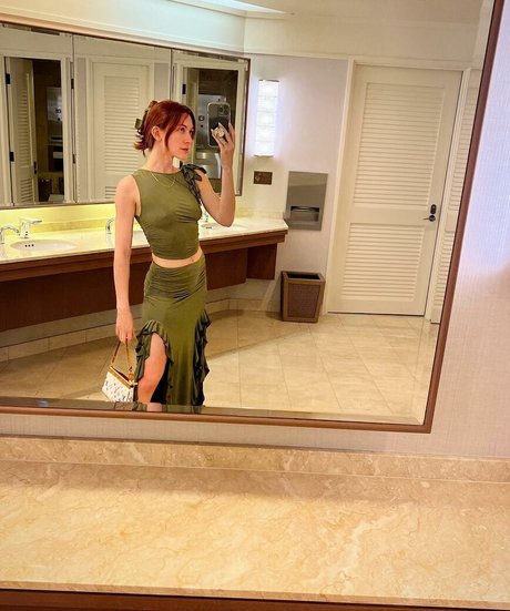 Jessie Flowers adult star images