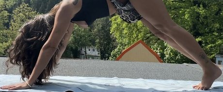 Thais Yoga pornstar pretty picture