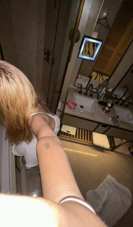 sweetasianchick03 adult model archive