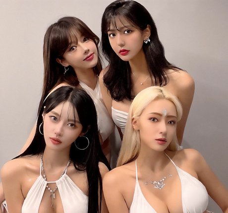 Foxylicious hot pornstar photo