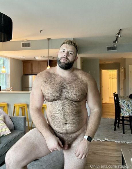 ste3evn nude pornstar photo