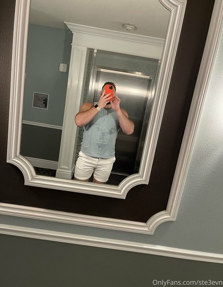 ste3evn exclusive actress gallery