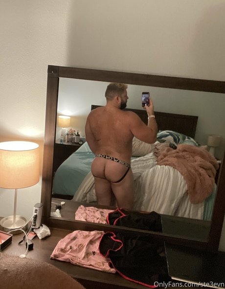 ste3evn actress picture