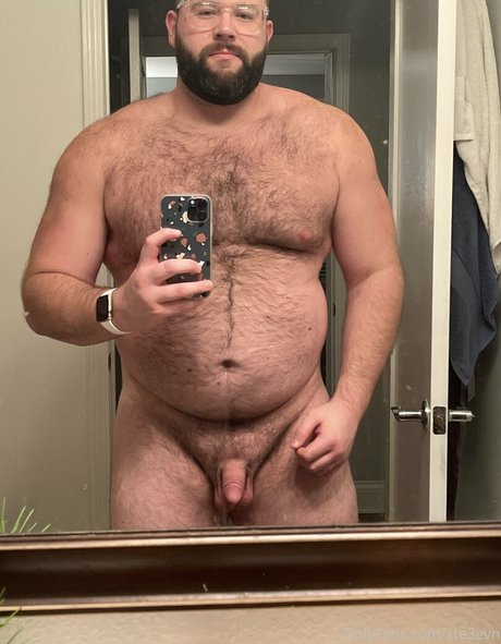 ste3evn model adult photo