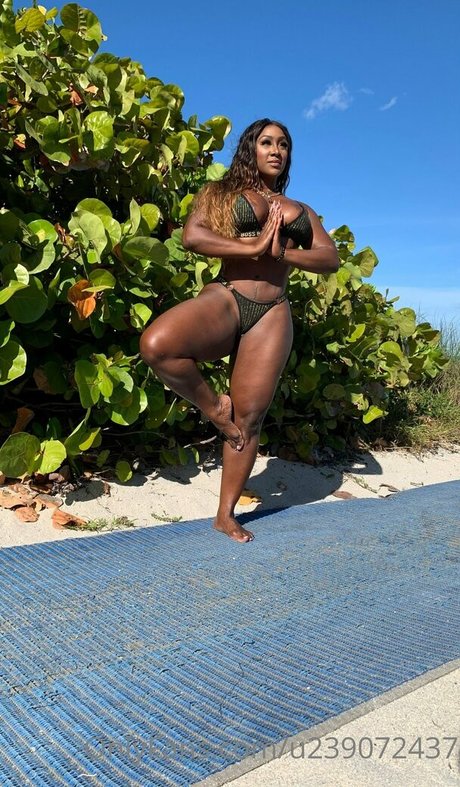 beach milf onlyfans porno images