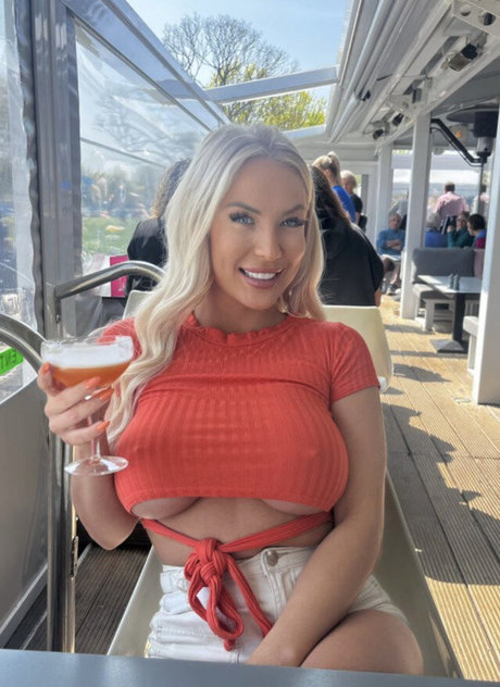 Amber McCall nice pornstar pic