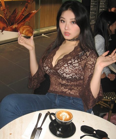 Vicki Mranrr star hot img