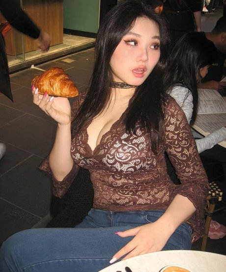 Vicki Mranrr model nice images