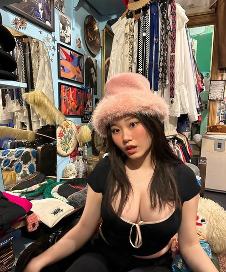 Vicki Mranrr beautiful actress image