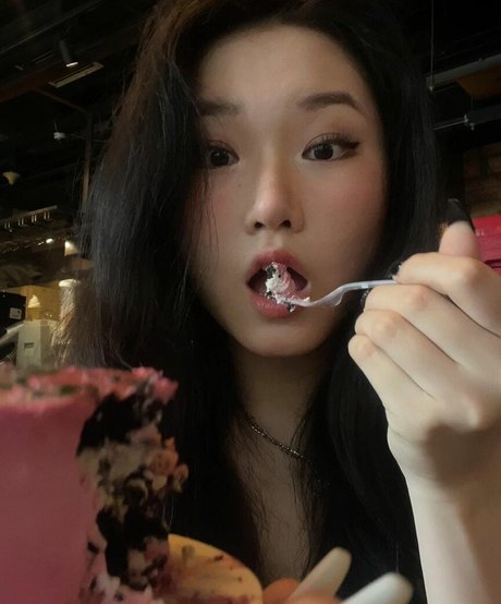 Vicki Mranrr star hd img