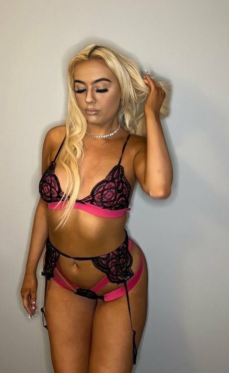 miaadamz19 high quality pornstar image