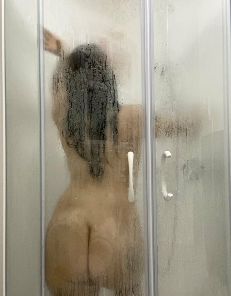 ariquxeen perfect actress images