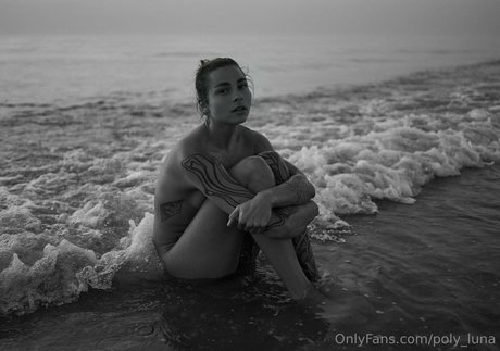 poly luna beautiful actress pics