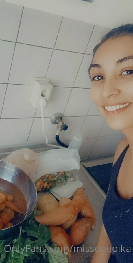 missdeepika star pornographic photos