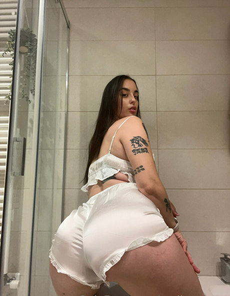 emilyevansx model adult picture