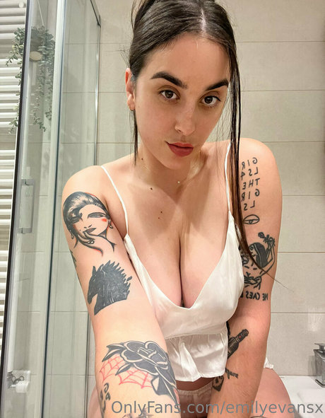 emilyevansx star nice image