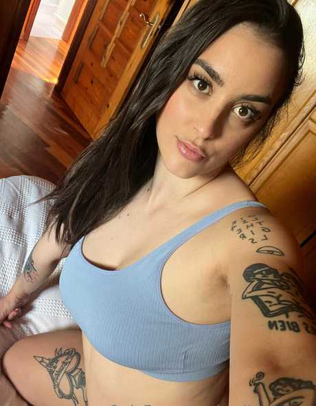 emilyevansx model perfect images