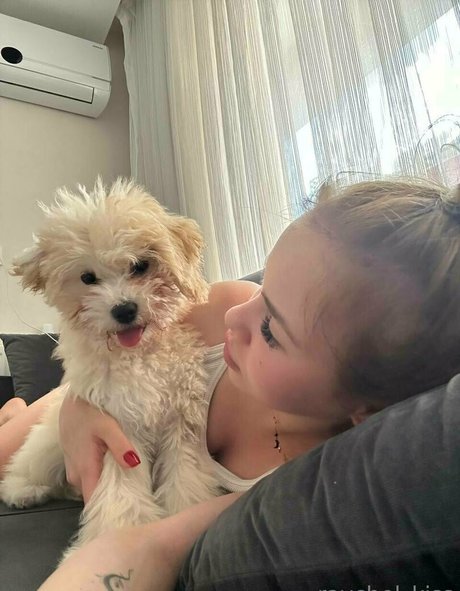 raychel kiss perfect actress images