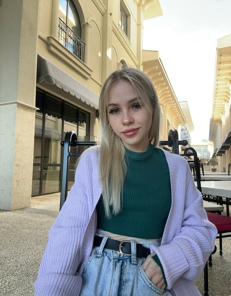 raychel kiss perfect model image