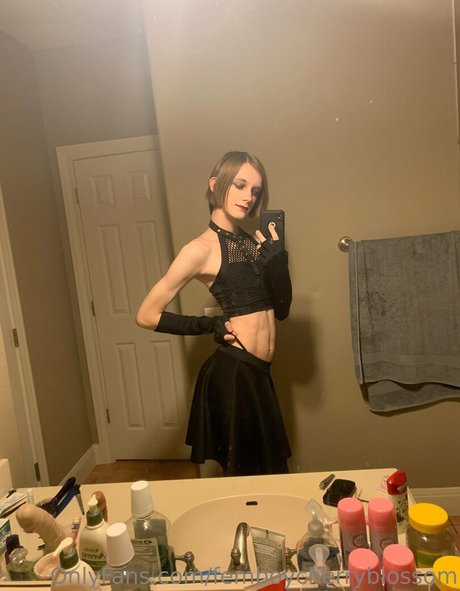 50 years old onlyfans pornographic picture