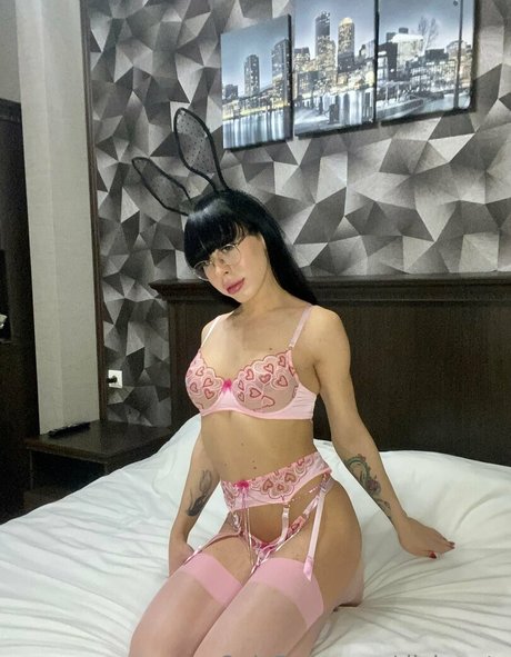 dicksy ts model erotic image