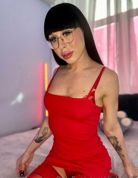 dicksy ts erotic star image