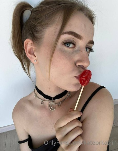 kateorkatrin star art pics