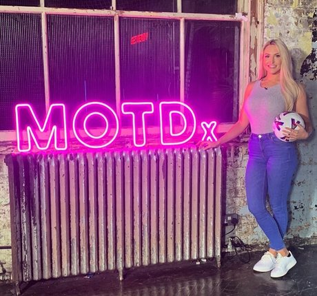 Emma Louise Jones nude model image