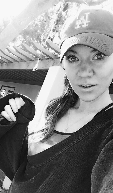 nevamore model adult gallery