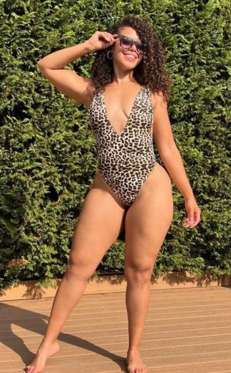 Walessa Munoz model hd pic