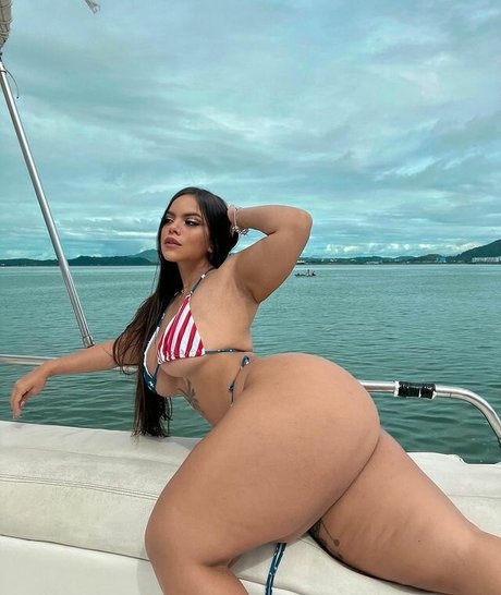 Grace Bon perfect model images