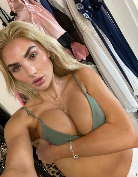 misskenzieanne perfect actress pics