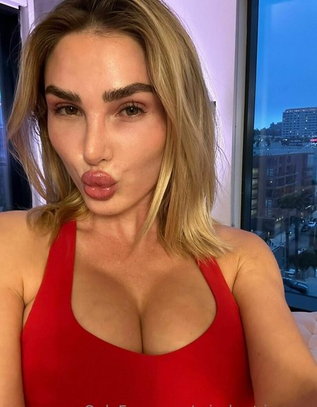 misskenzieanne star nude photos