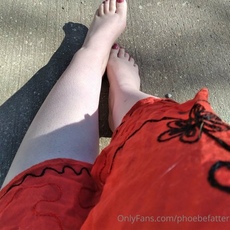 phoebefatter star sexy pics