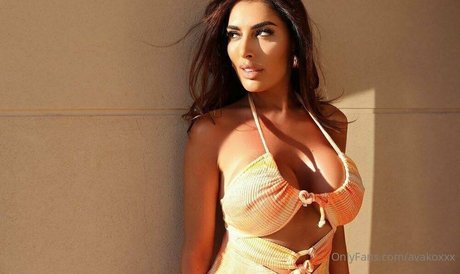 AvaKoxxx star nude pic