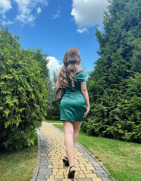 olivia nox exclusive model photo