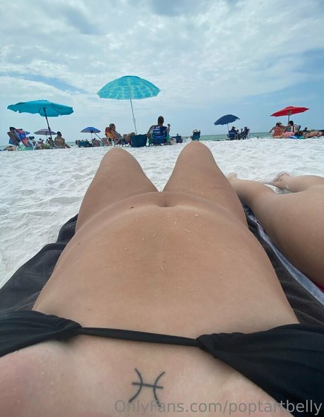 poptartbelly model perfect photo