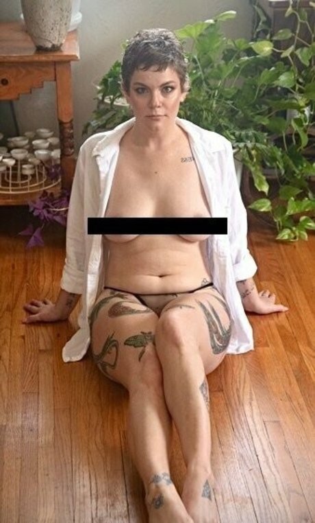 gemidemure model free picture