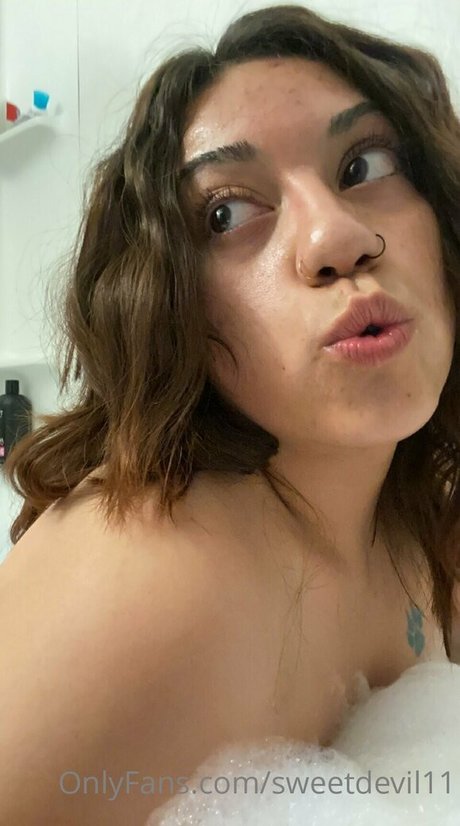 naynayswrld model erotic picture