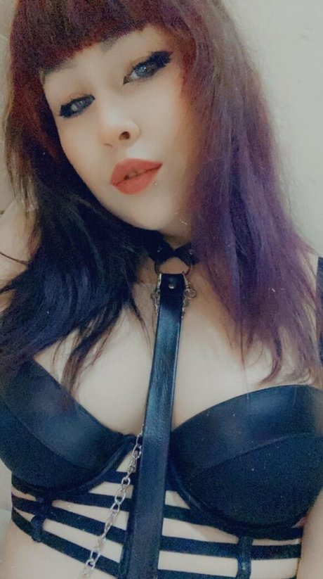 Yadisthantos naked model images