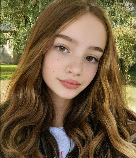 tarina pretty erotic pornstar photos