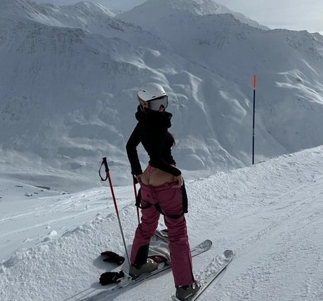 Mia Brown pornstar sexy galleries