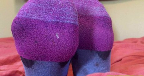 bellsfeetandass nice model image