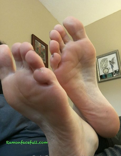 bellsfeetandass star hd photo