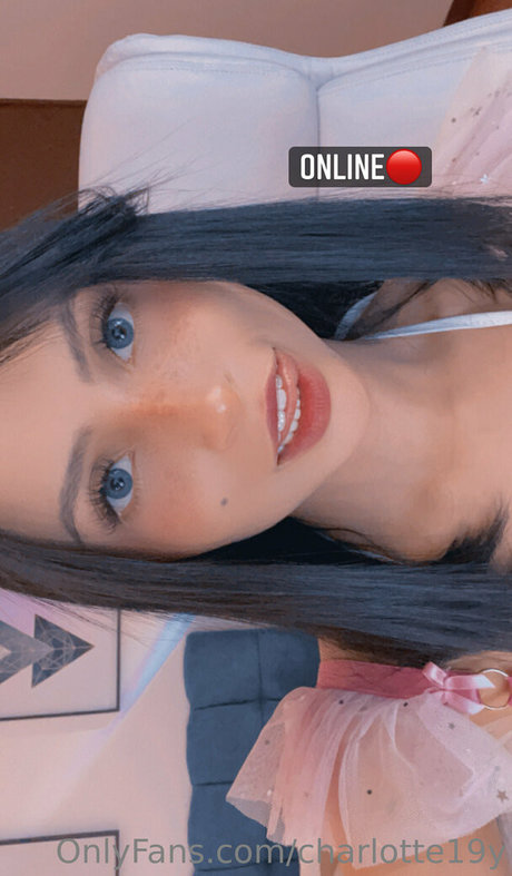 charlotte19y porn model pics