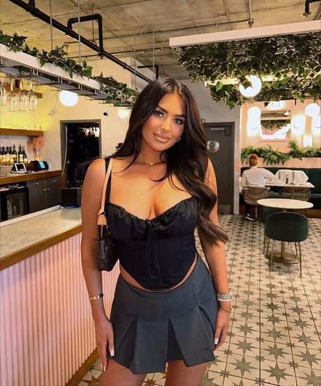 ambsphillips star nude photo