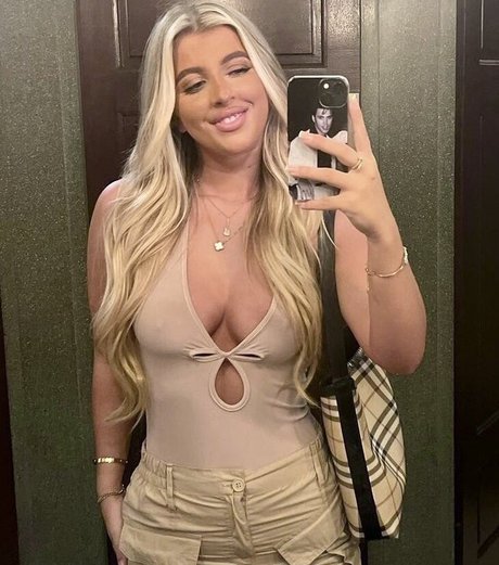 Izzy Taffs star porn img