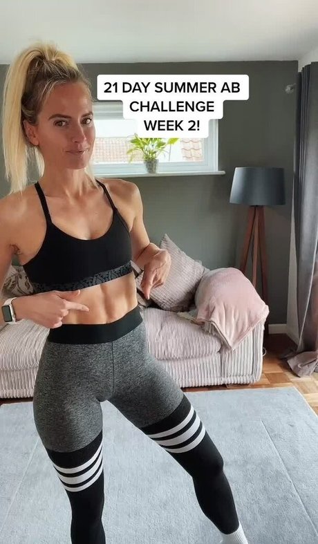 Amy Jo Simpson model top images